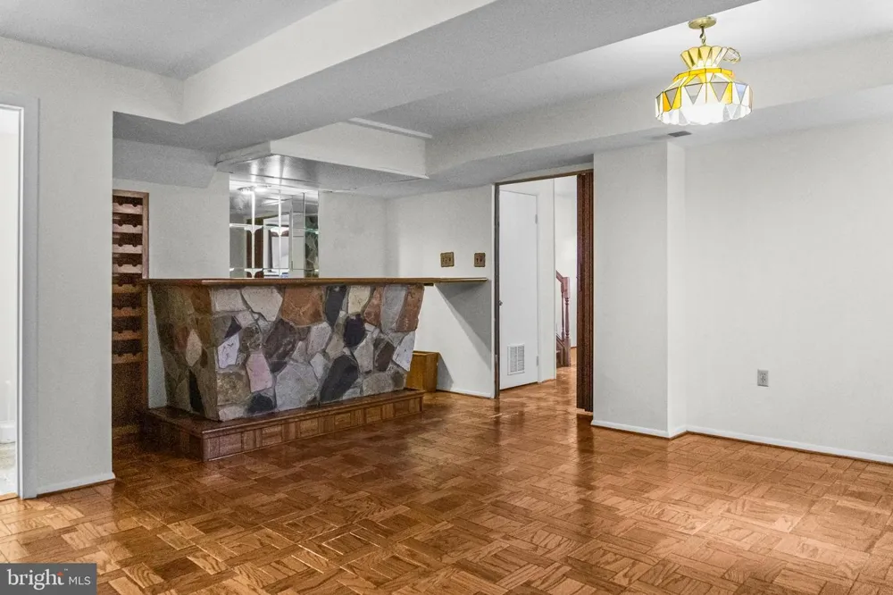 11820 ENID DRIVE Potomac, MD 20854