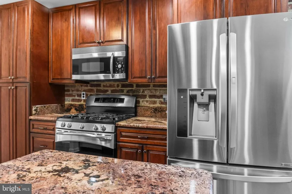 11820 ENID DRIVE Potomac, MD 20854