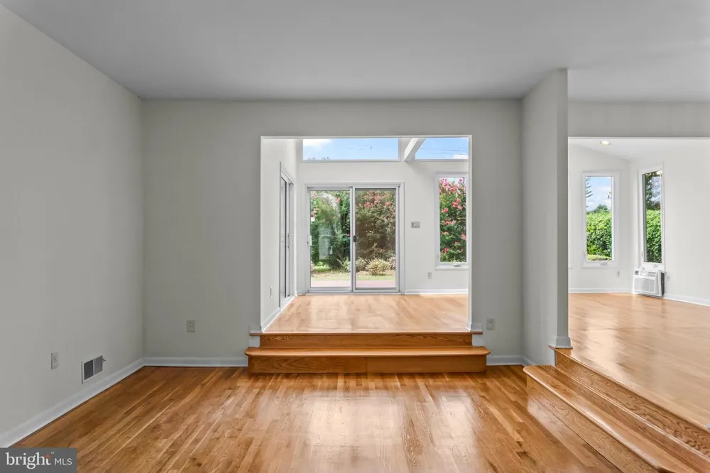 11820 ENID DRIVE Potomac, MD 20854