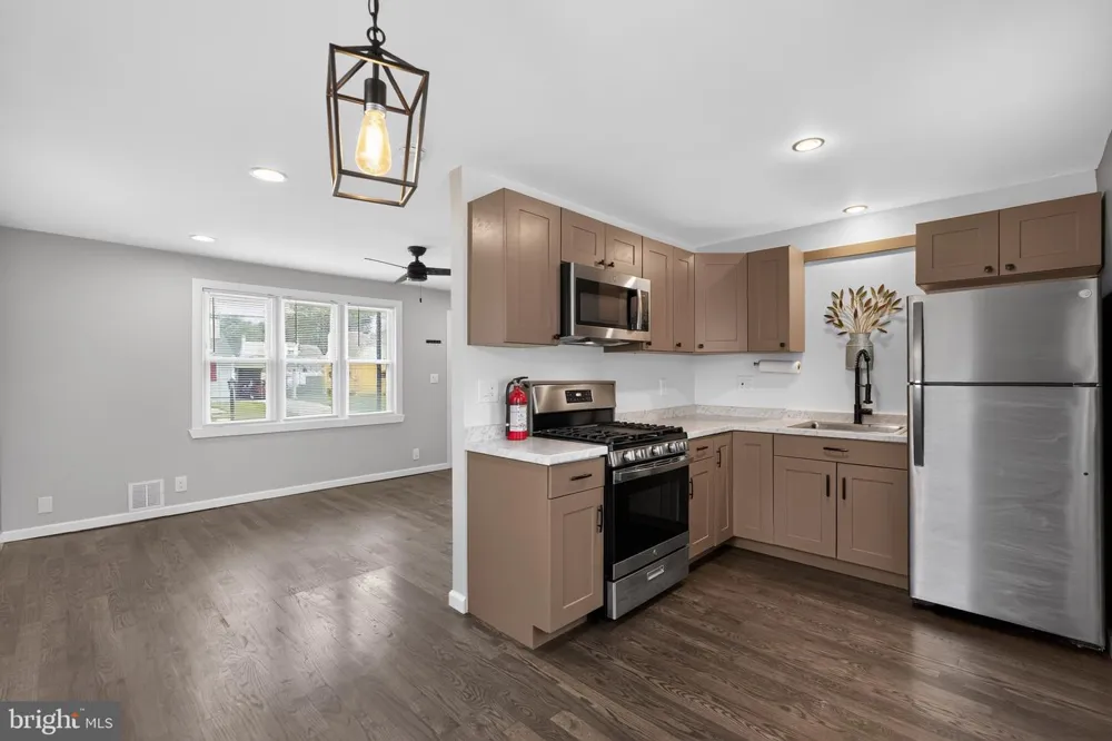 32 STANFORD ROAD Cherry Hill, NJ 08034