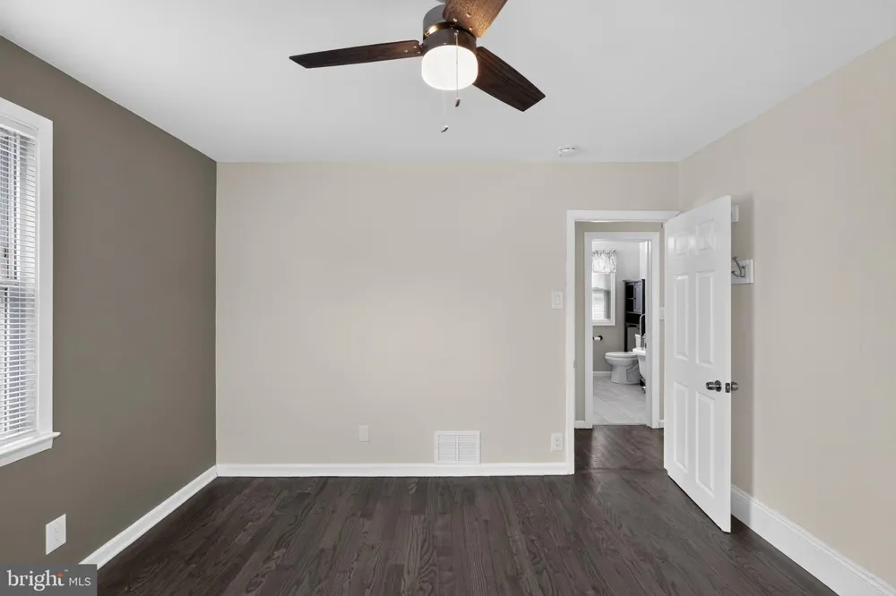 32 STANFORD ROAD Cherry Hill, NJ 08034