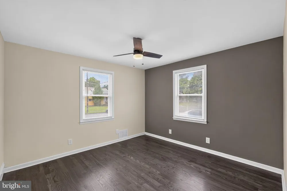 32 STANFORD ROAD Cherry Hill, NJ 08034