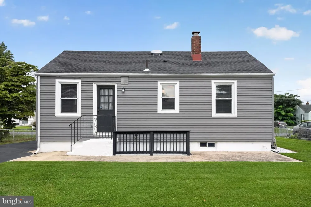 32 STANFORD ROAD Cherry Hill, NJ 08034