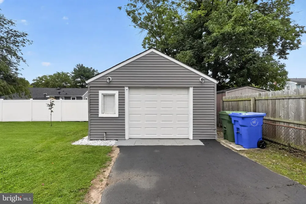32 STANFORD ROAD Cherry Hill, NJ 08034