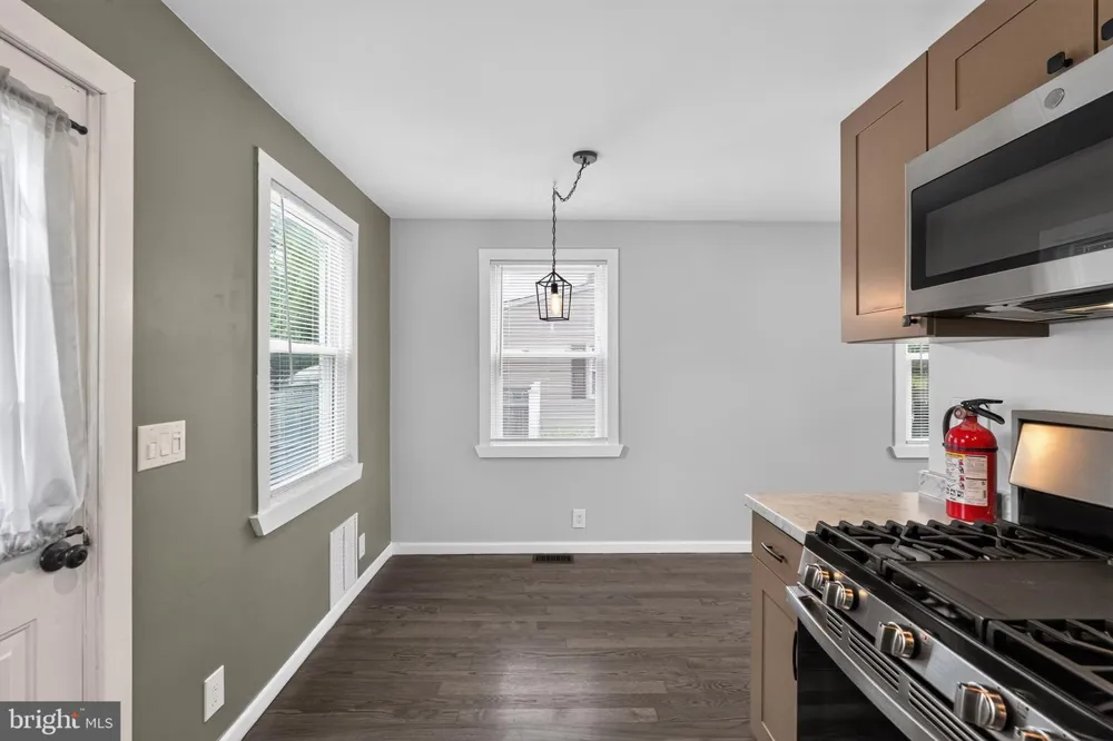 32 STANFORD ROAD Cherry Hill, NJ 08034