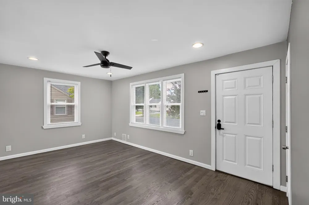 32 STANFORD ROAD Cherry Hill, NJ 08034