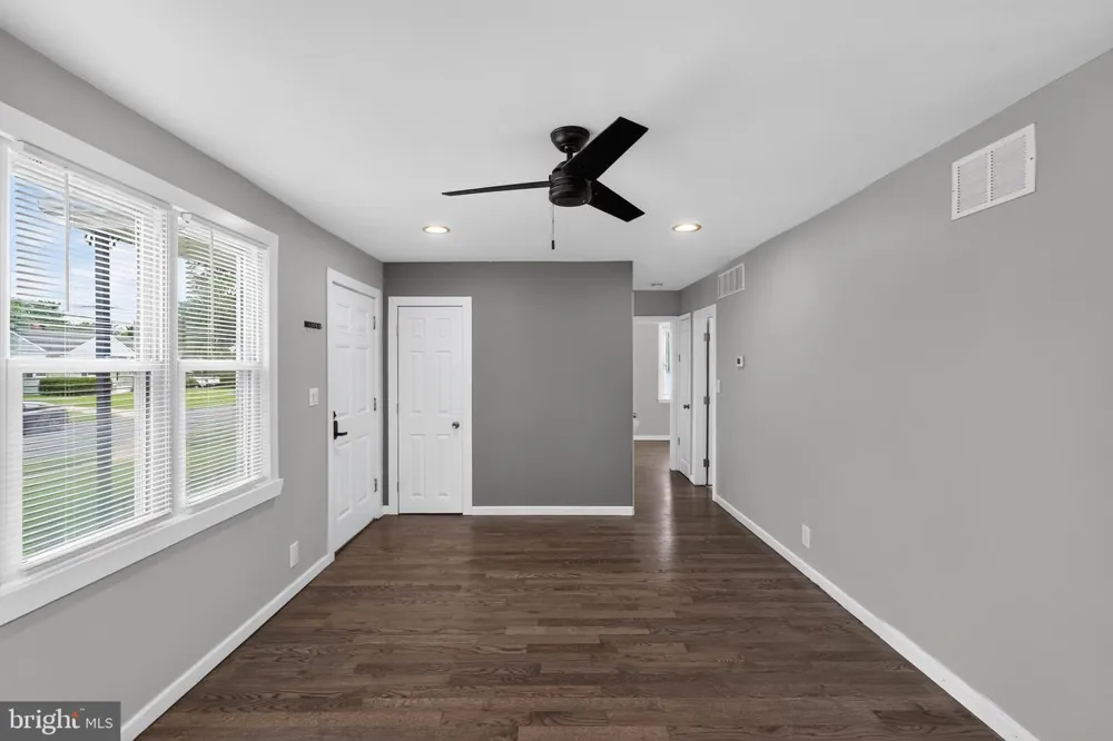 32 STANFORD ROAD Cherry Hill, NJ 08034