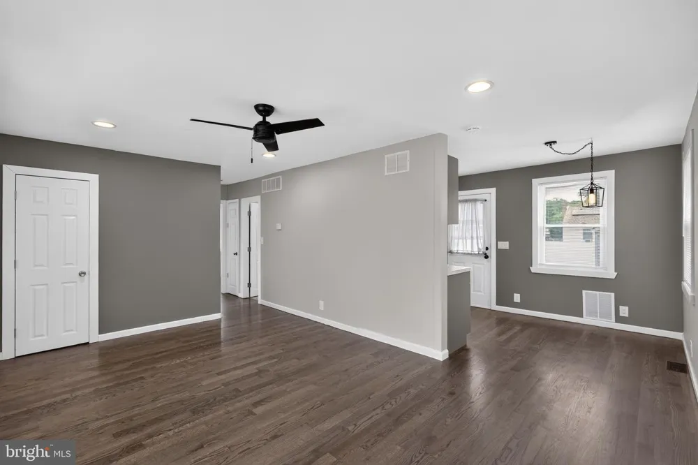 32 STANFORD ROAD Cherry Hill, NJ 08034