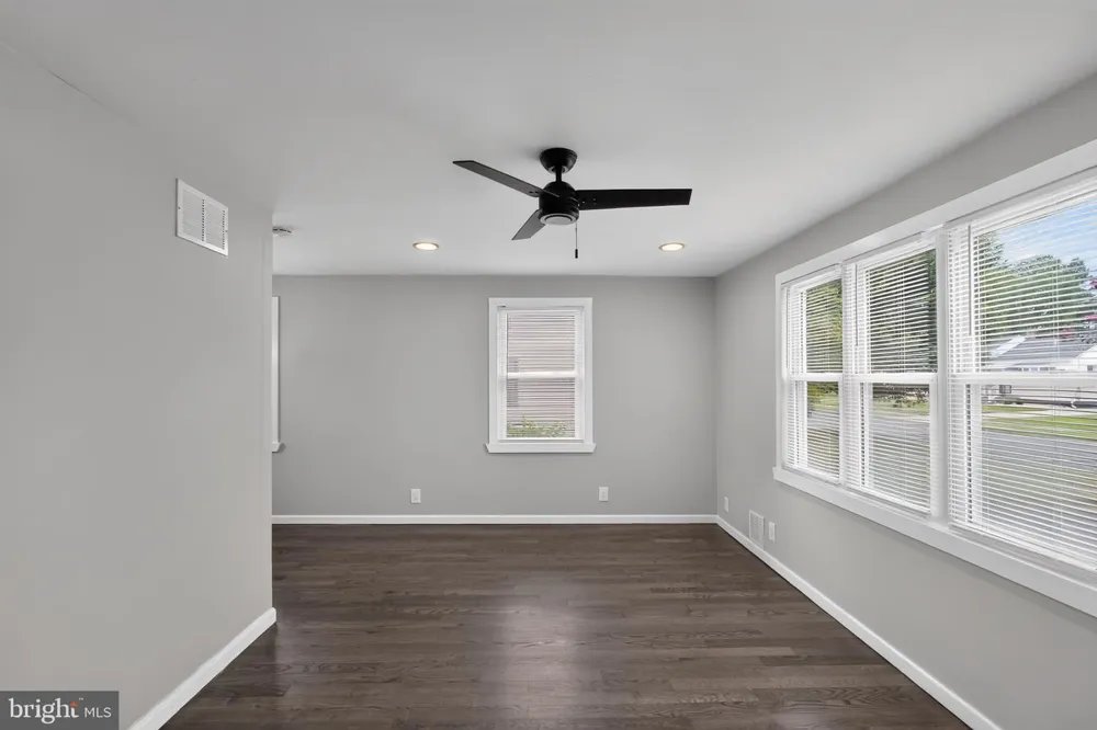 32 STANFORD ROAD Cherry Hill, NJ 08034