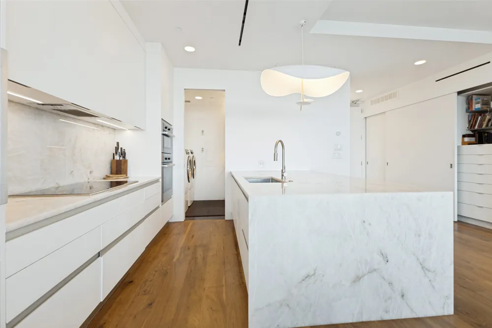 3130 Harwood Street #2305 Dallas, TX 75201
