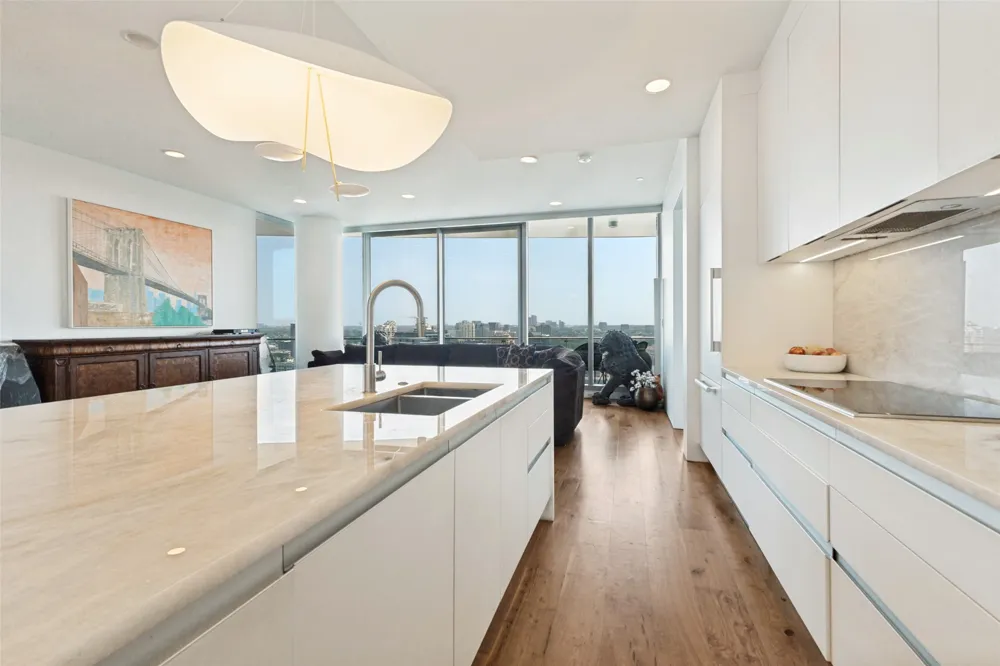 3130 Harwood Street #2305 Dallas, TX 75201