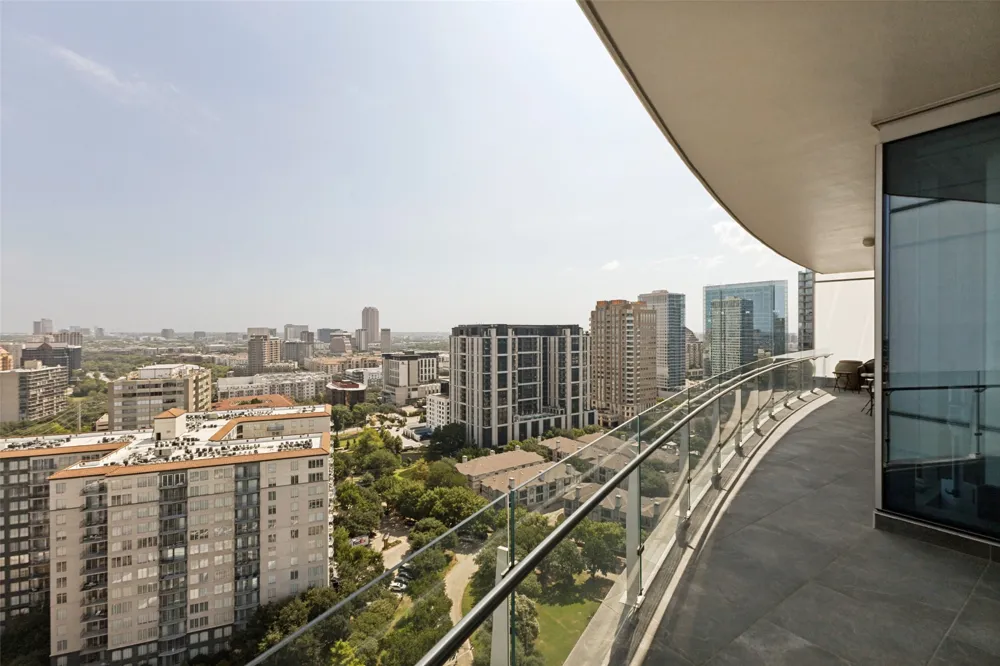 3130 Harwood Street #2305 Dallas, TX 75201