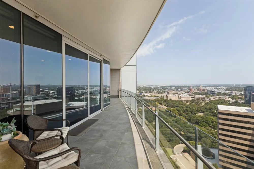 3130 Harwood Street #2305 Dallas, TX 75201