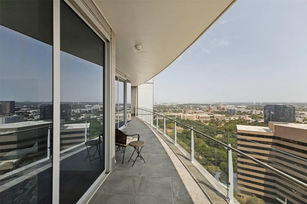 3130 Harwood Street #2305 Dallas, TX 75201
