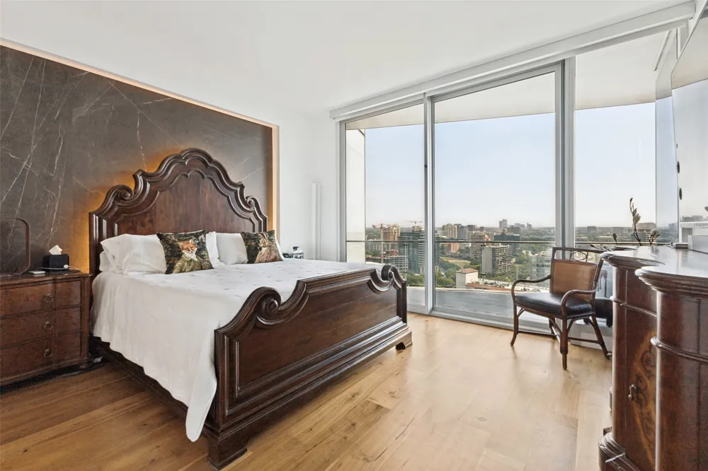 3130 Harwood Street #2305 Dallas, TX 75201