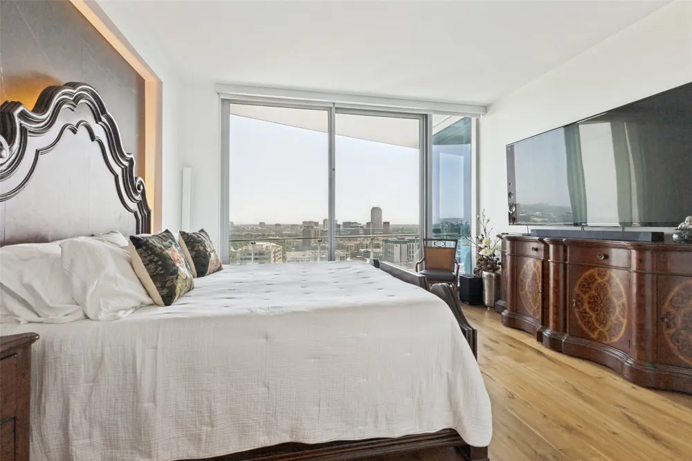 3130 Harwood Street #2305 Dallas, TX 75201