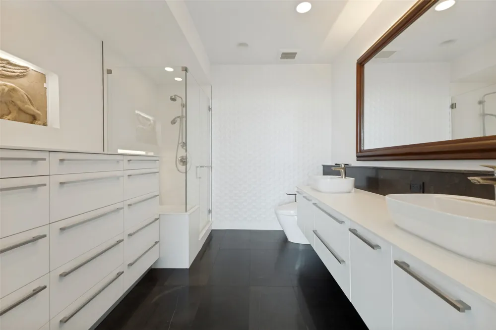 3130 Harwood Street #2305 Dallas, TX 75201