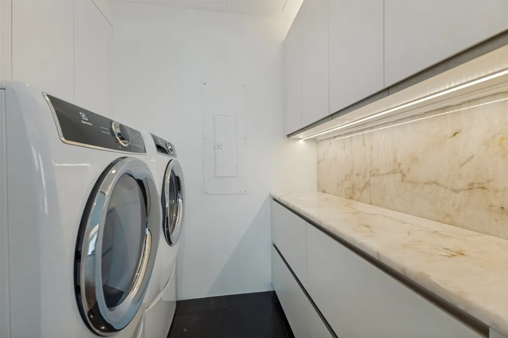 3130 Harwood Street #2305 Dallas, TX 75201