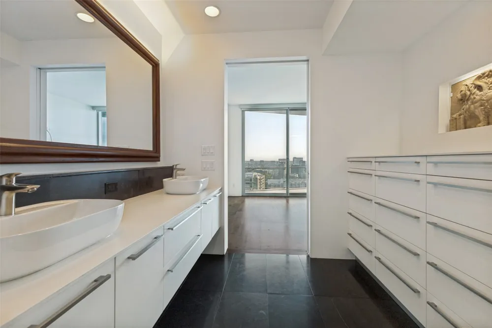 3130 Harwood Street #2305 Dallas, TX 75201