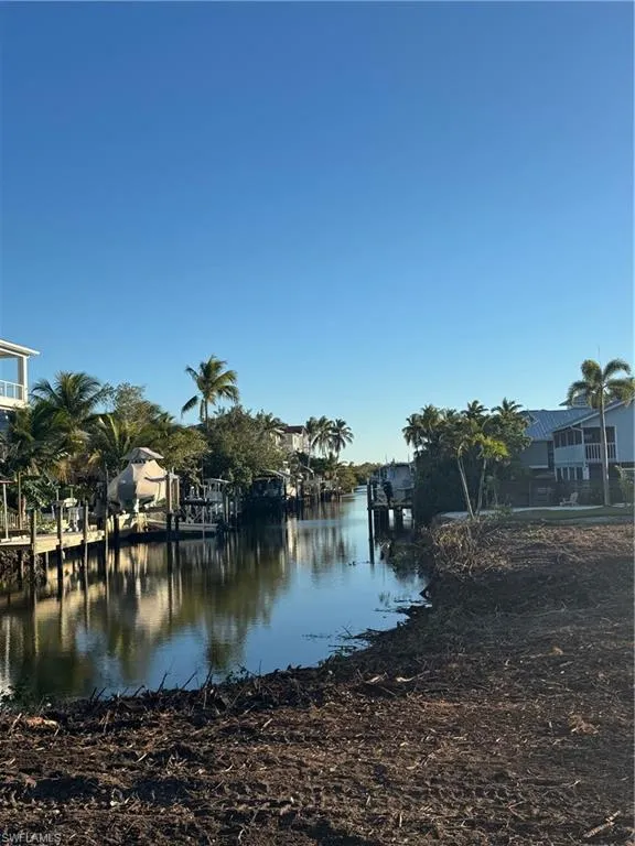 1294 Venetian Way Naples, FL 34110