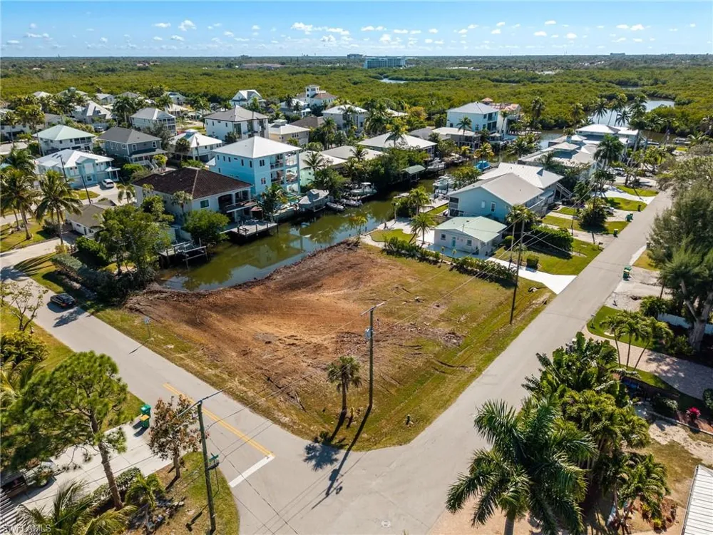 1294 Venetian Way Naples, FL 34110