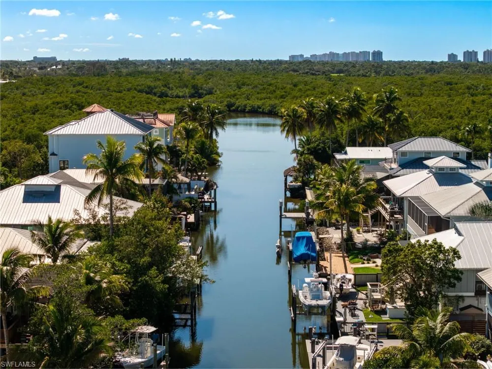 1294 Venetian Way Naples, FL 34110