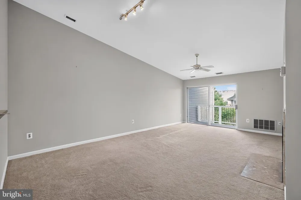 20604 CORNSTALK TERRACE #301 Ashburn, VA 20147