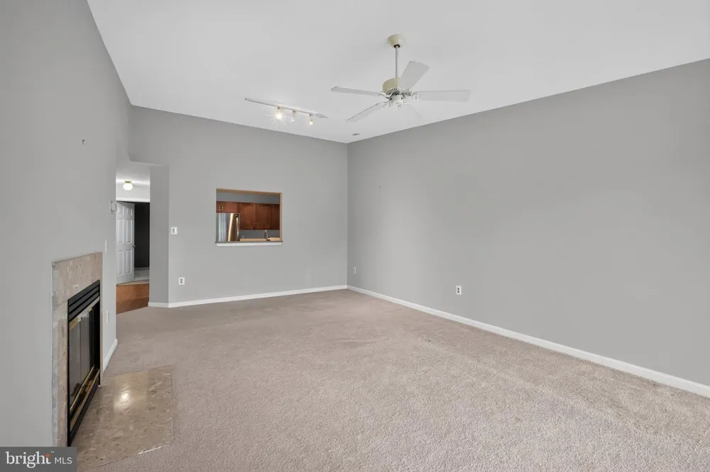 20604 CORNSTALK TERRACE #301 Ashburn, VA 20147