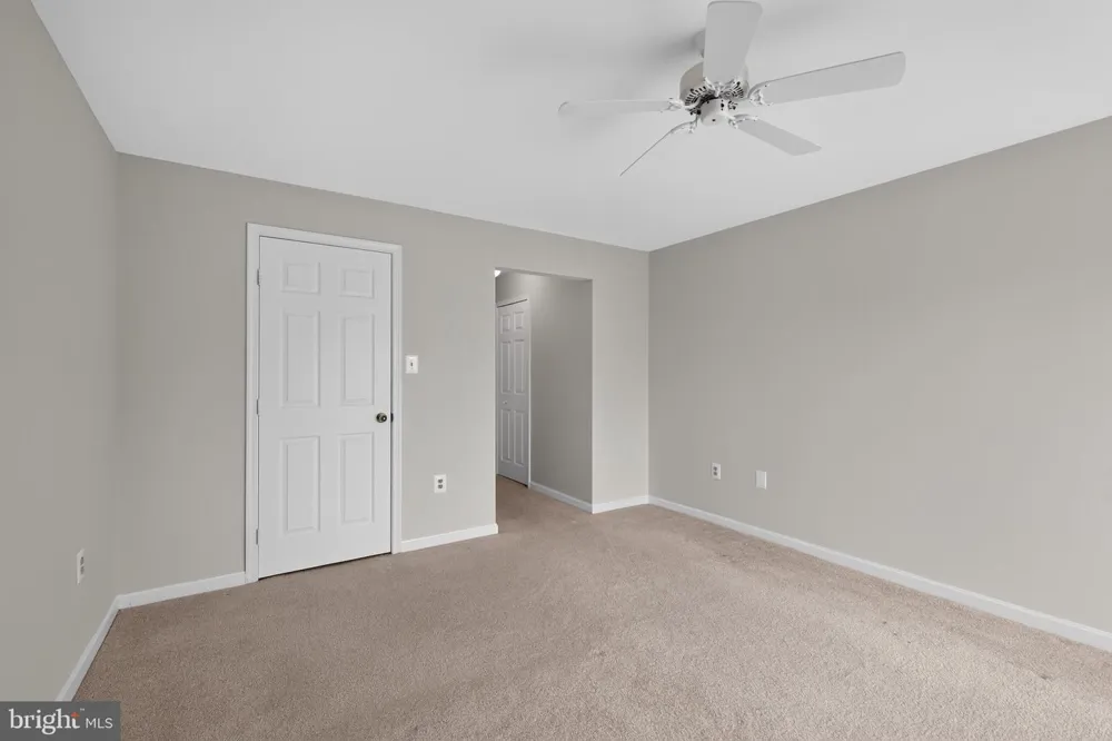 20604 CORNSTALK TERRACE #301 Ashburn, VA 20147
