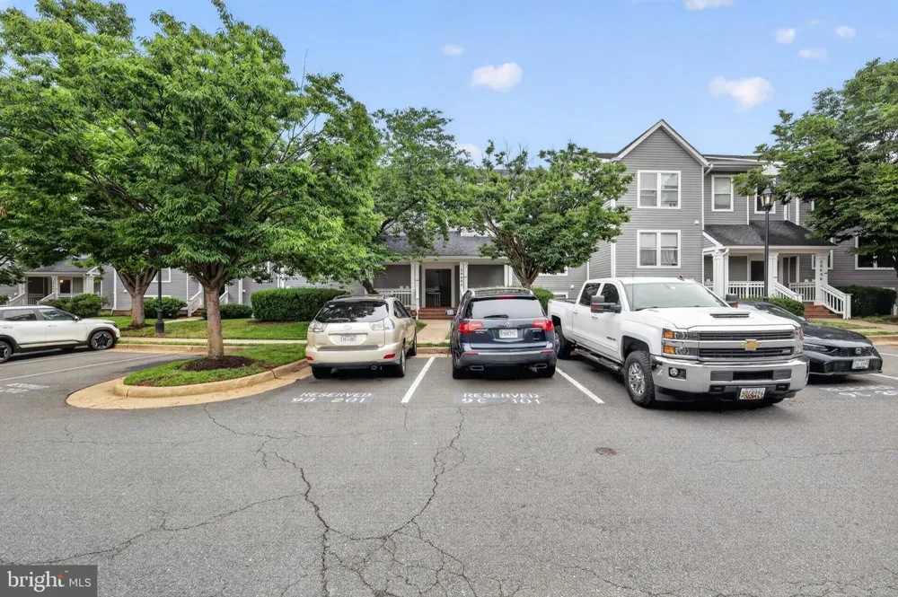 20604 CORNSTALK TERRACE #301 Ashburn, VA 20147