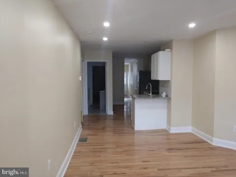 5224 W COLUMBIA AVENUE #1 - 1ST FLOOR
