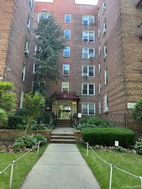 221 McDonald #1G Brooklyn, NY 11218