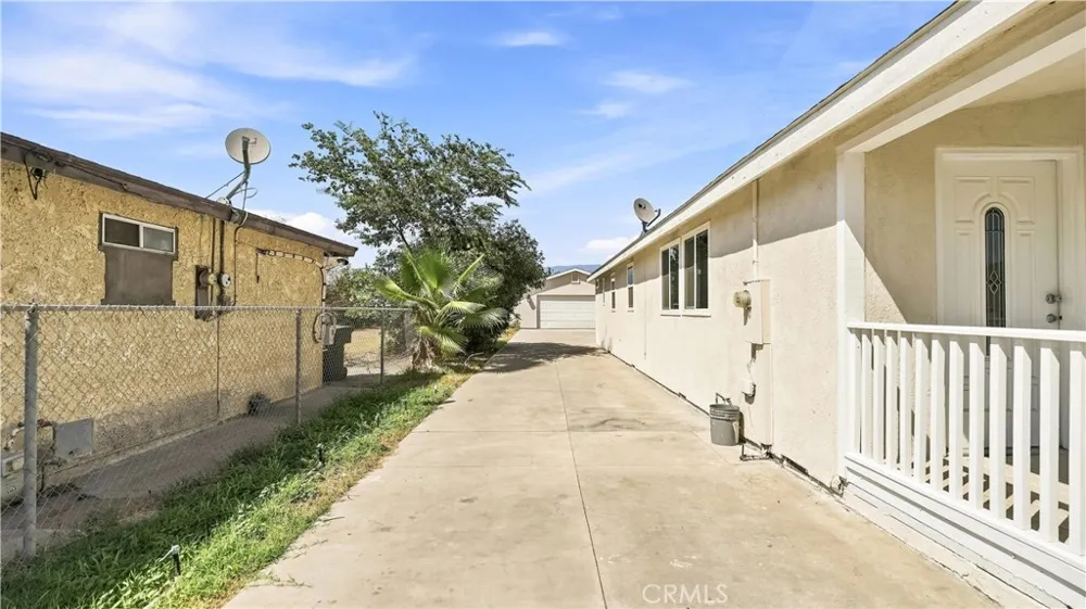 164 E Valley Street San Bernardino, CA 92408