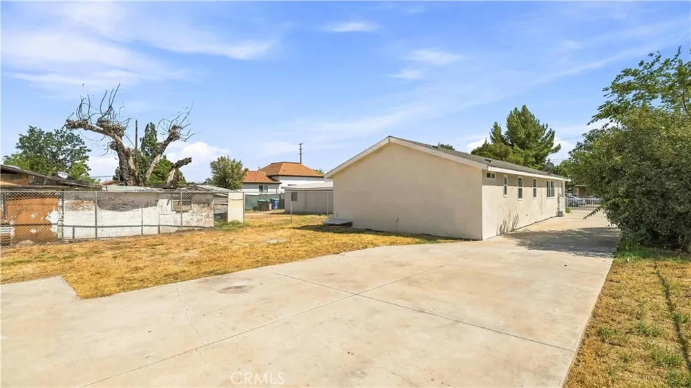 164 E Valley Street San Bernardino, CA 92408