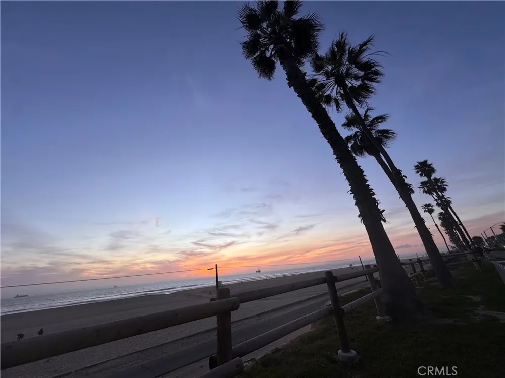 222 20th Huntington Beach, CA 92648