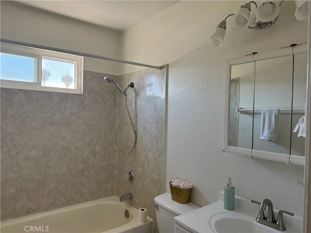 222 20th Huntington Beach, CA 92648