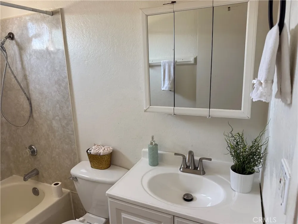 222 20th Huntington Beach, CA 92648
