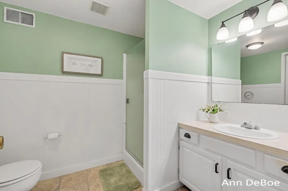 3250 Oxford Drive SE Kentwood, MI 49512