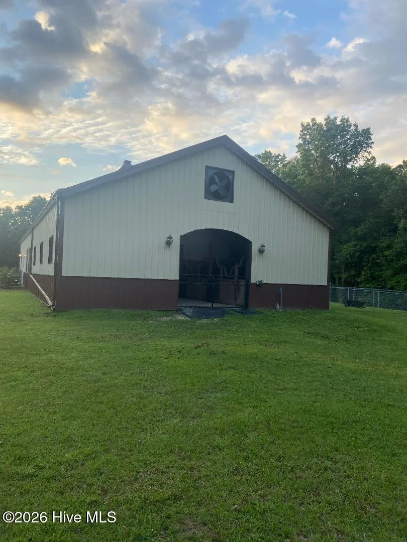 3324 Stag Park Road Burgaw, NC 28425