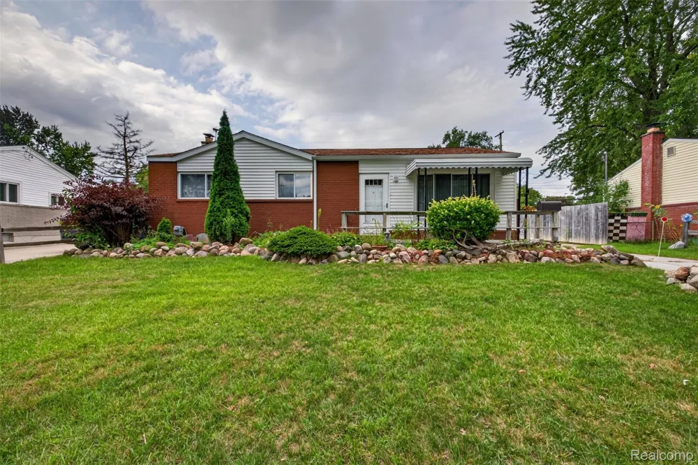 310 Tamarac Drive Davison City, MI 48423