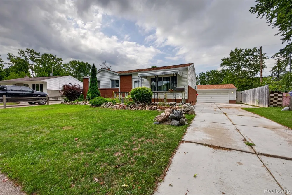 310 Tamarac Drive Davison City, MI 48423