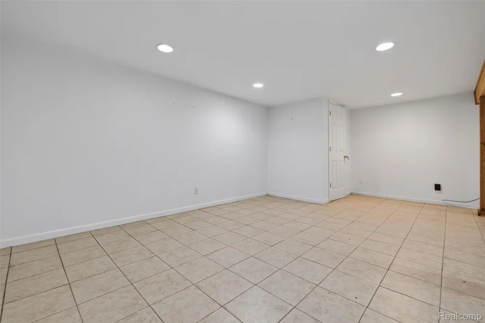 310 Tamarac Drive Davison City, MI 48423