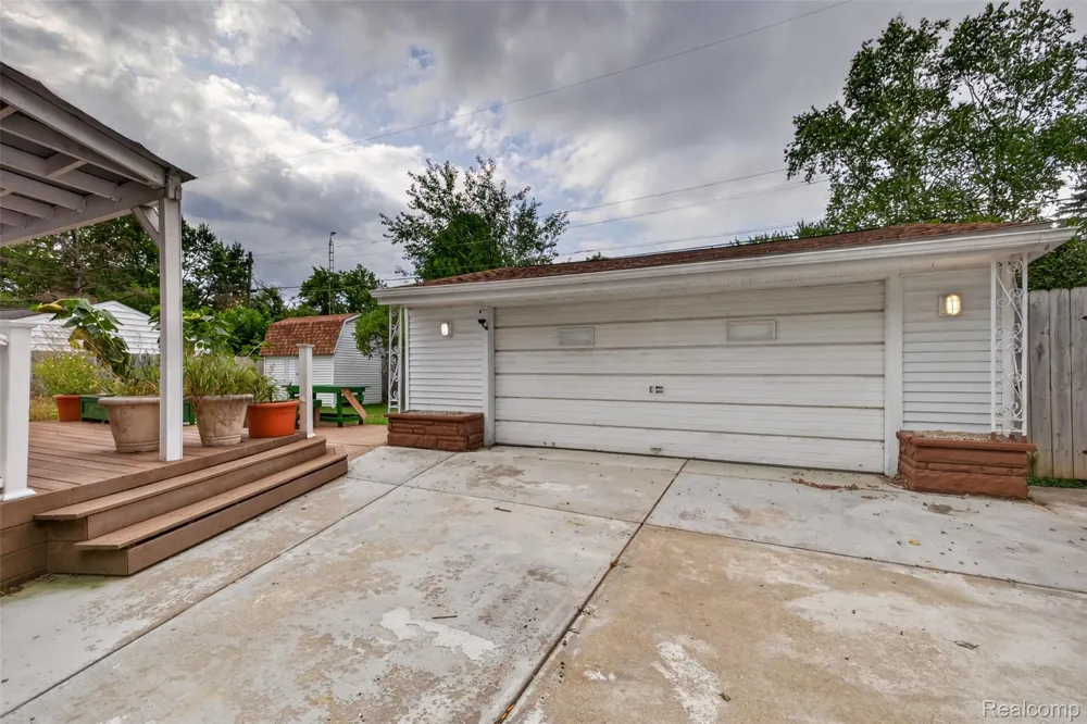 310 Tamarac Drive Davison City, MI 48423