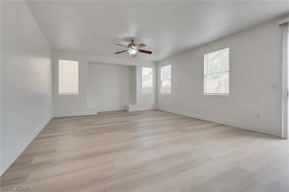 221 Lenape Heights Avenue Las Vegas, NV 89148