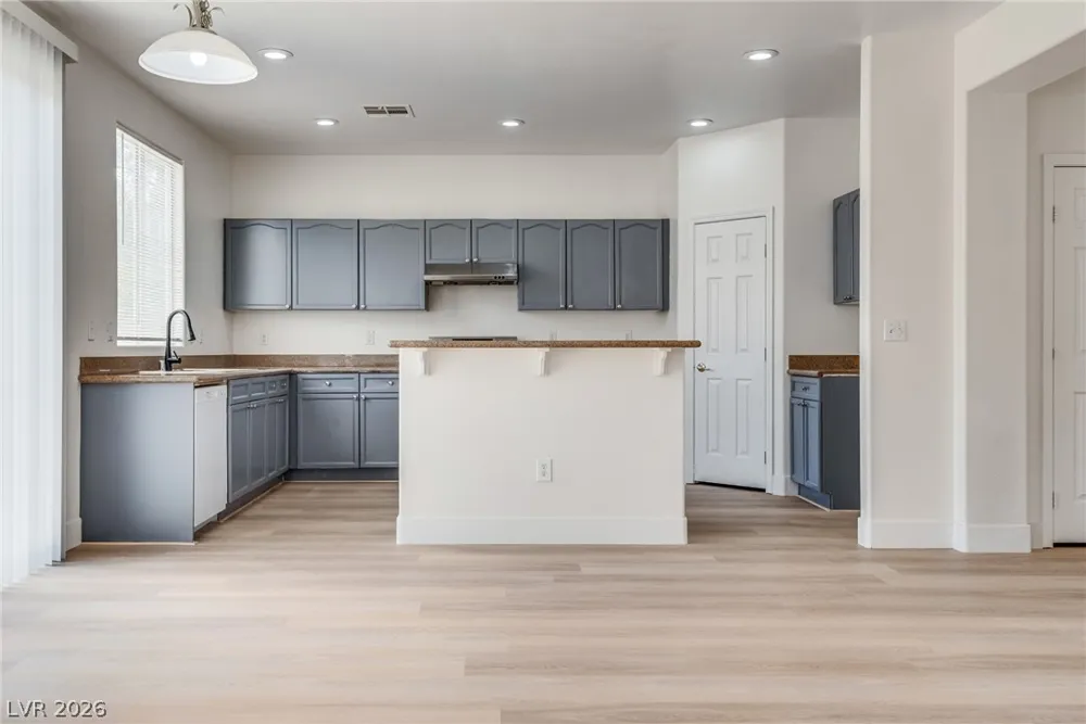 221 Lenape Heights Avenue Las Vegas, NV 89148