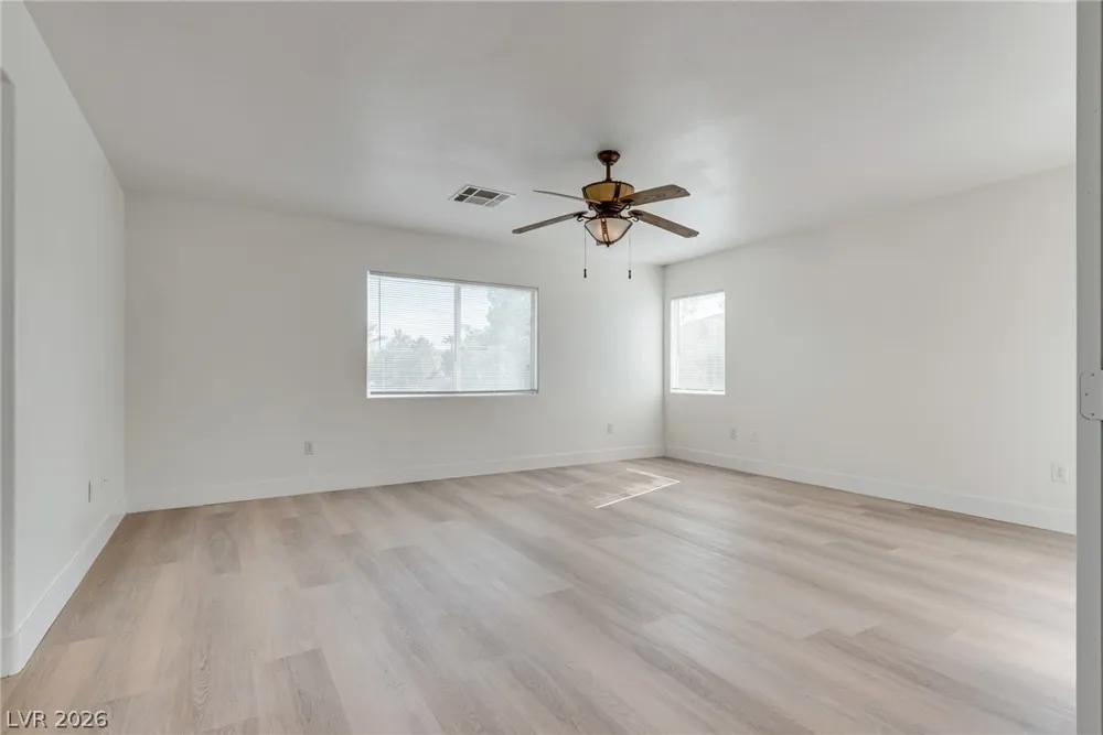 221 Lenape Heights Avenue Las Vegas, NV 89148