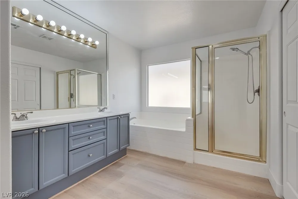 221 Lenape Heights Avenue Las Vegas, NV 89148