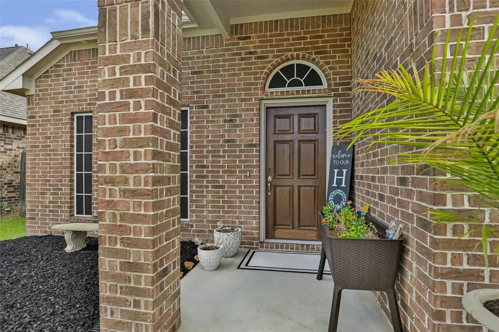 8026 Brooks Crossing Drive Baytown, TX 77521