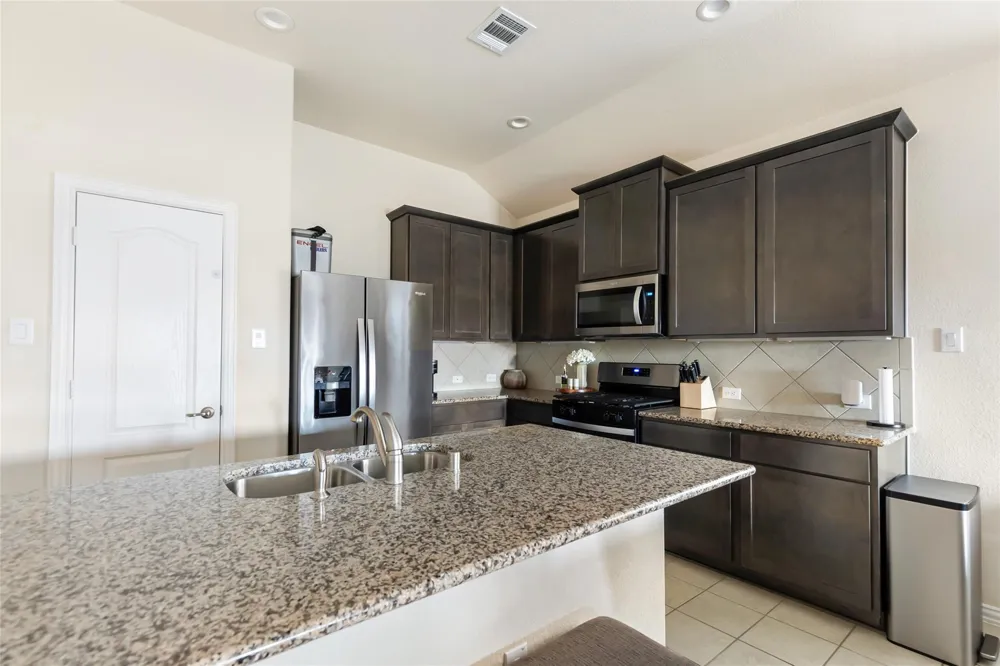 8026 Brooks Crossing Drive Baytown, TX 77521