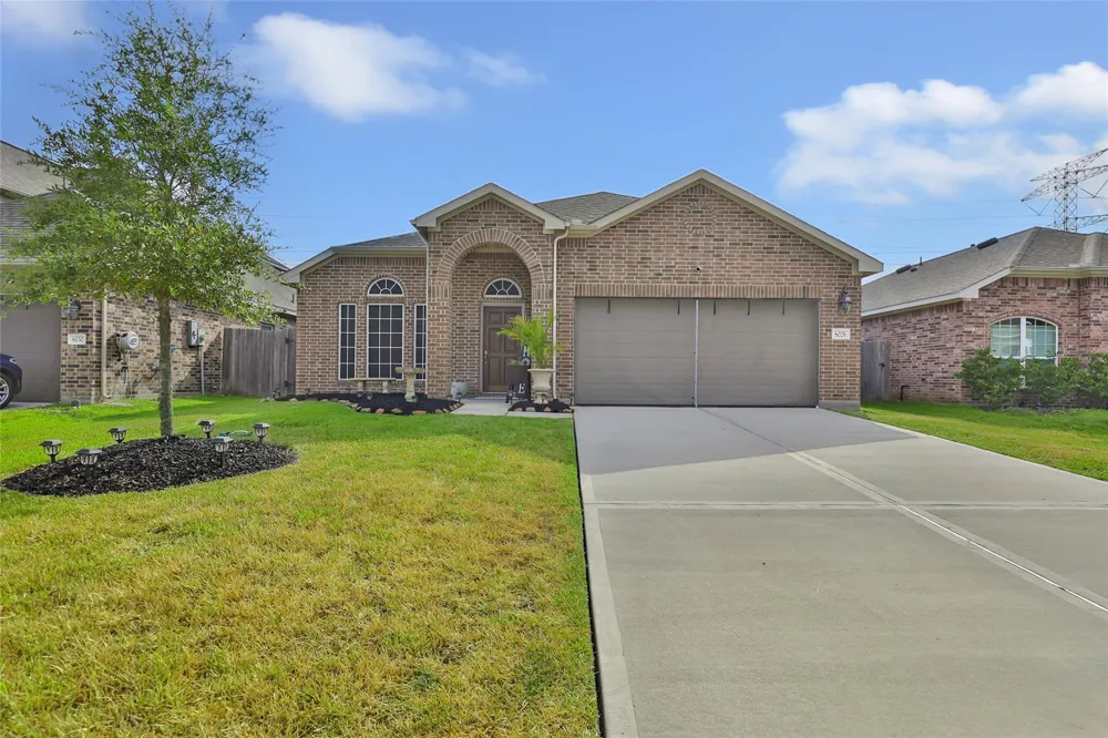 8026 Brooks Crossing Drive Baytown, TX 77521